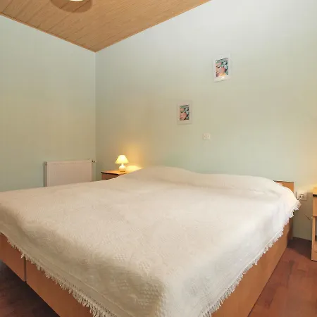 Maja 221 Apartmán
