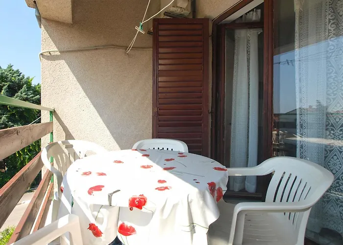 Maja 221 * Πούλα